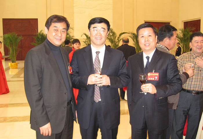 2008.01.14 在参加河南政协会议时与委员们一起合影
